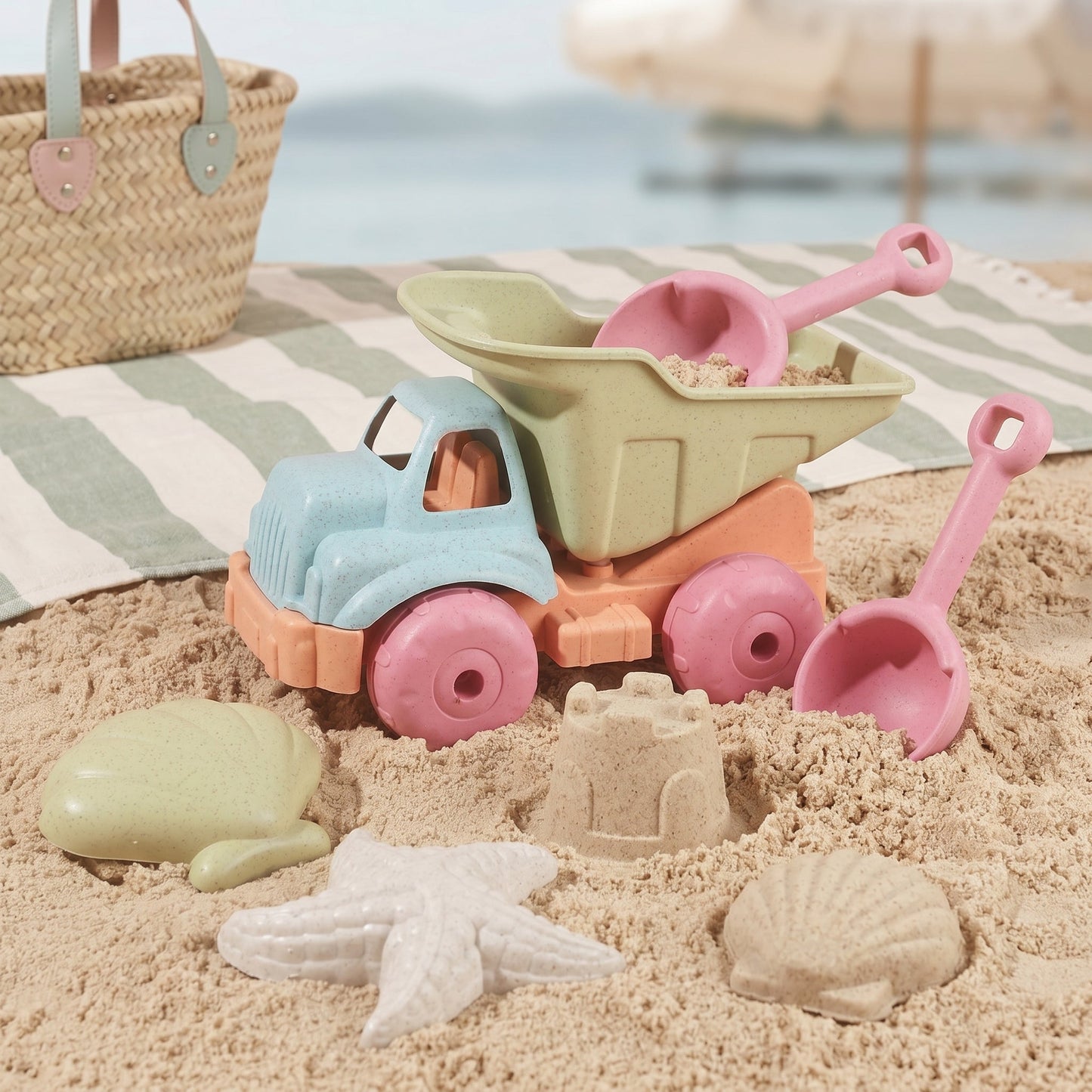 Kids Beach Sand Digging Toy Set with Mesh Bag